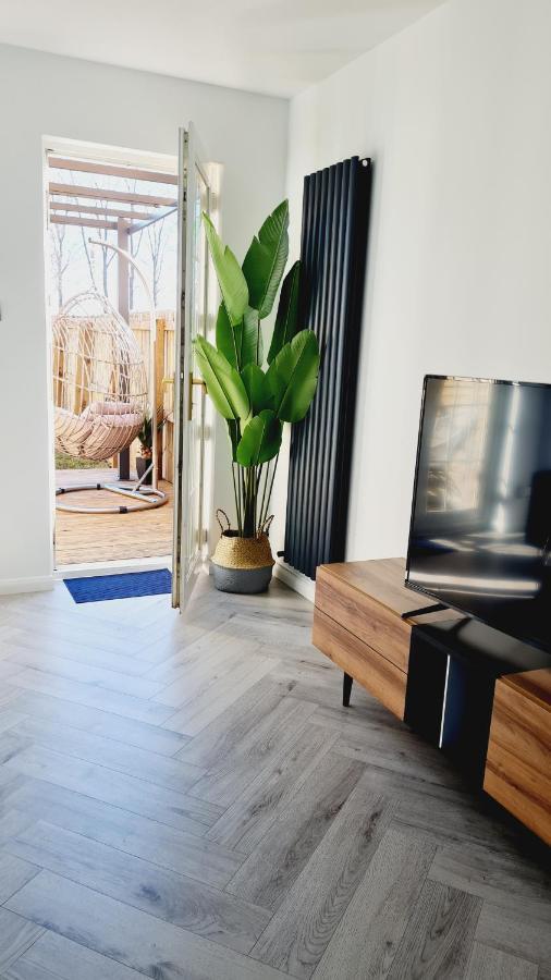Appartamento Beautiful 2Bed House With Garden, Walking Distance To Town - Free Parking Glasgow Esterno foto
