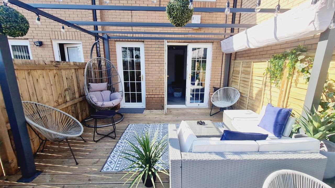 Appartamento Beautiful 2Bed House With Garden, Walking Distance To Town - Free Parking Glasgow Esterno foto