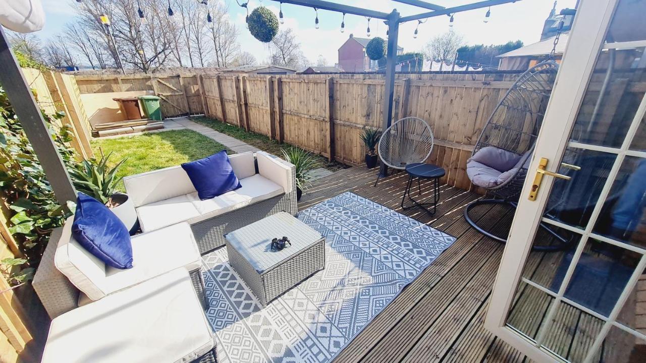 Appartamento Beautiful 2Bed House With Garden, Walking Distance To Town - Free Parking Glasgow Esterno foto